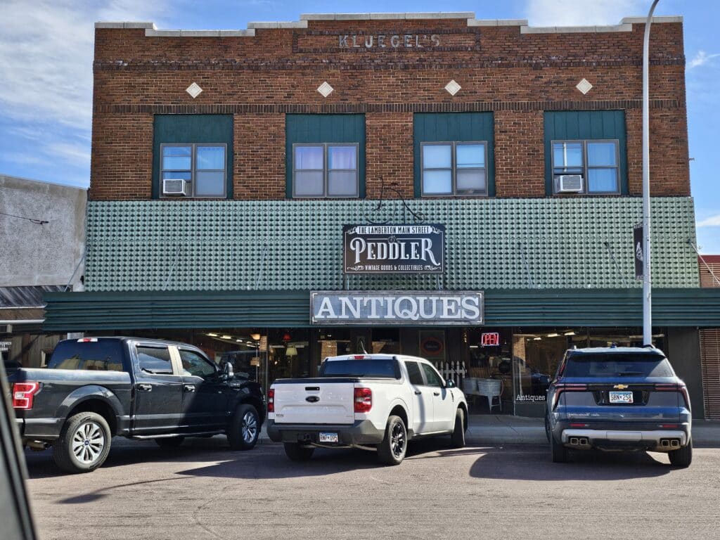 Peddler Antiques in Lamberton MN